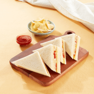 Plain sandwich with chips